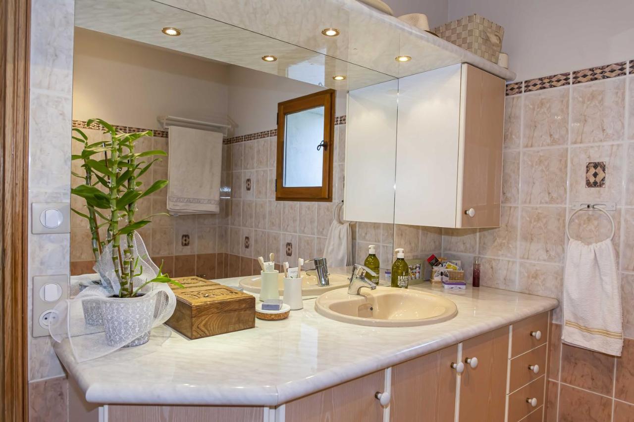 Mas Des Rabasses Bed & Breakfast Le Pontet  Ngoại thất bức ảnh