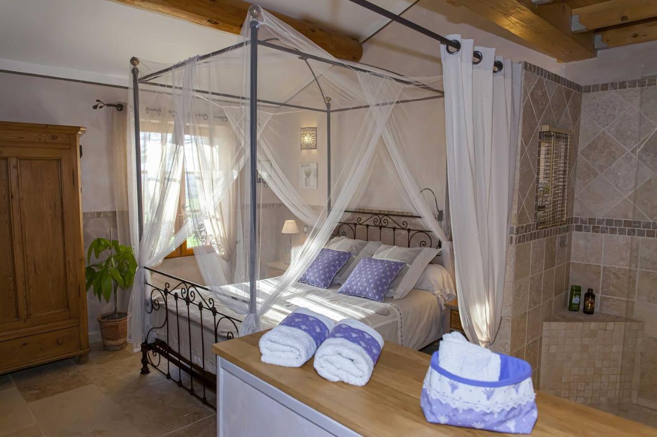 Mas Des Rabasses Bed & Breakfast Le Pontet  Ngoại thất bức ảnh