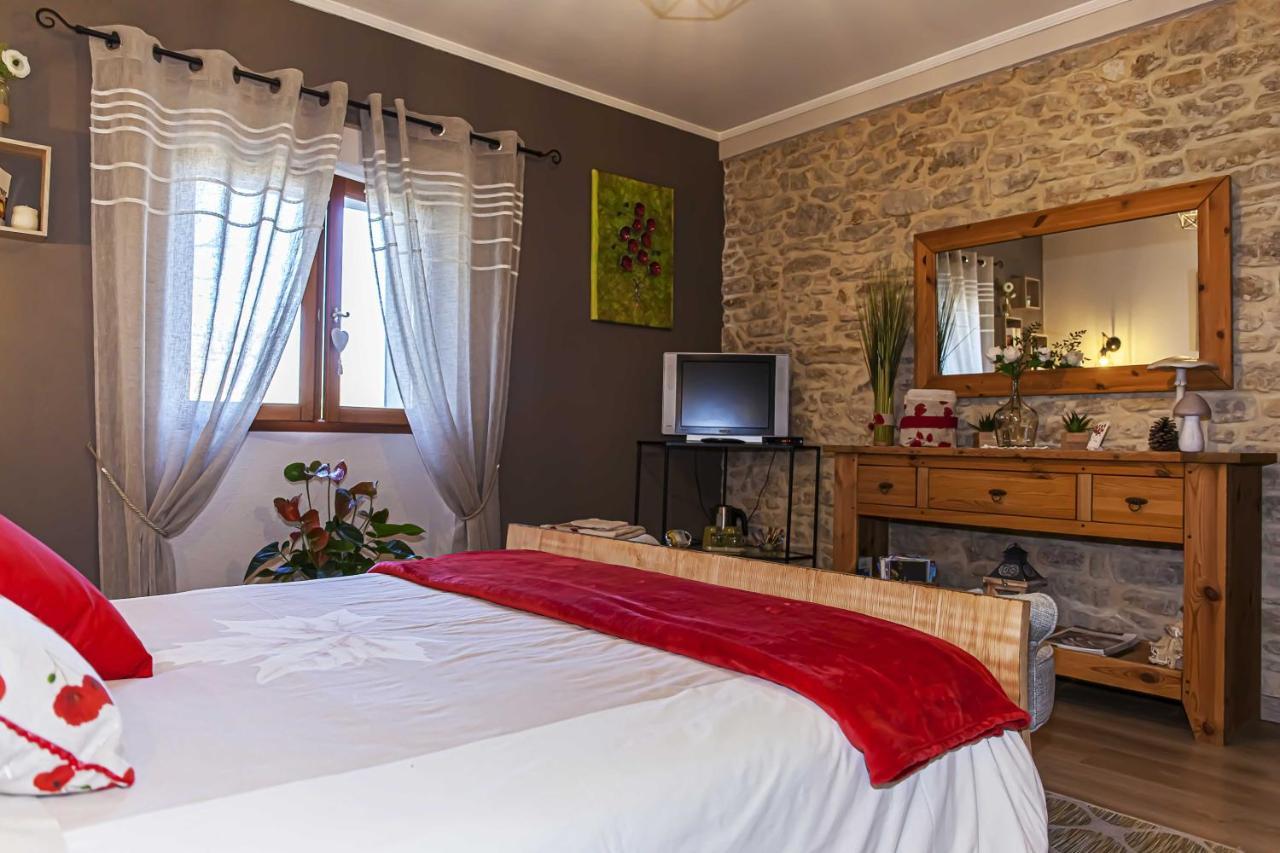 Mas Des Rabasses Bed & Breakfast Le Pontet  Ngoại thất bức ảnh